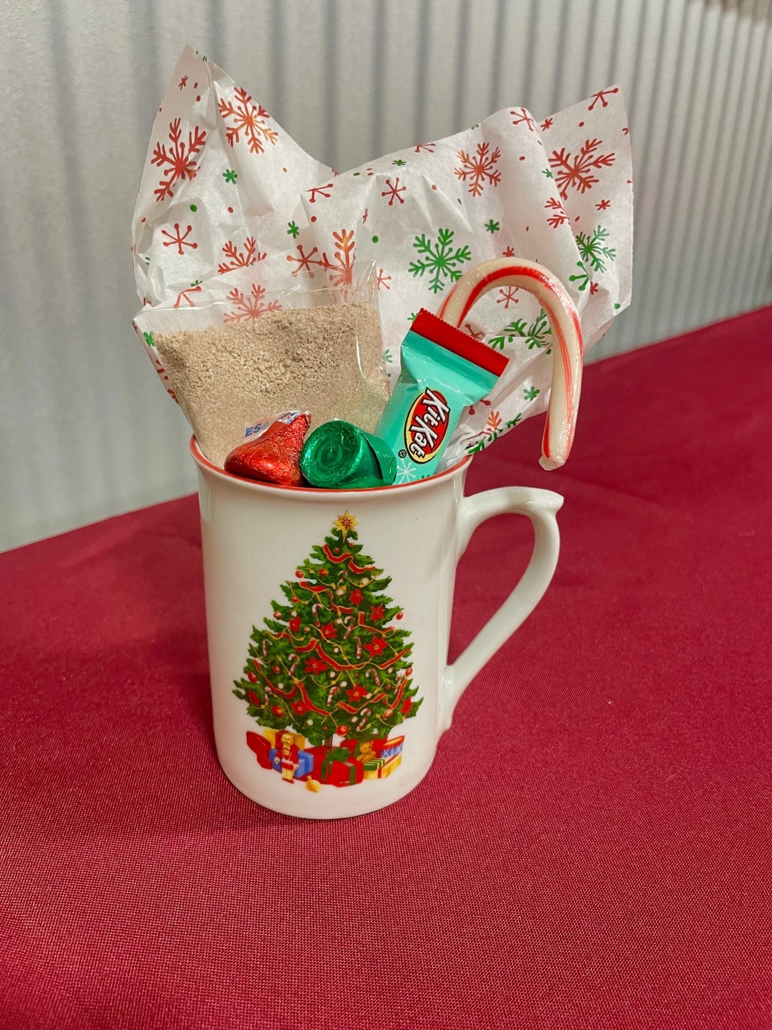 Vintage Christmas tree mug with hot cocoa, candy cane & KitKat - a delightful holiday gift set from Main Street Collective!