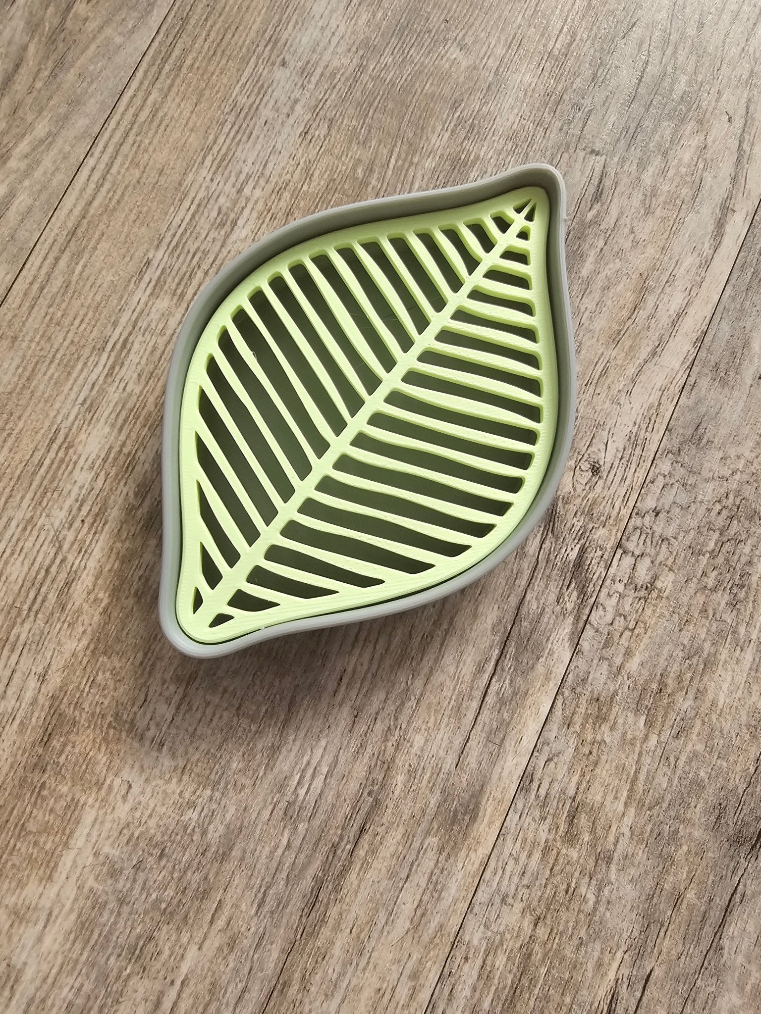 Mini Leaf Quick-Dry Soap Dish (Round Bar Size)