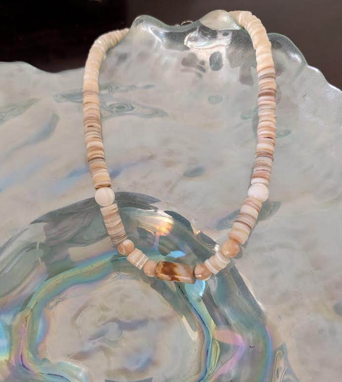 Mississippi handmade gift – Heshi necklace with Aventurine barrel and Mother-of-Pearl beads by Solid Rock Jewelry.