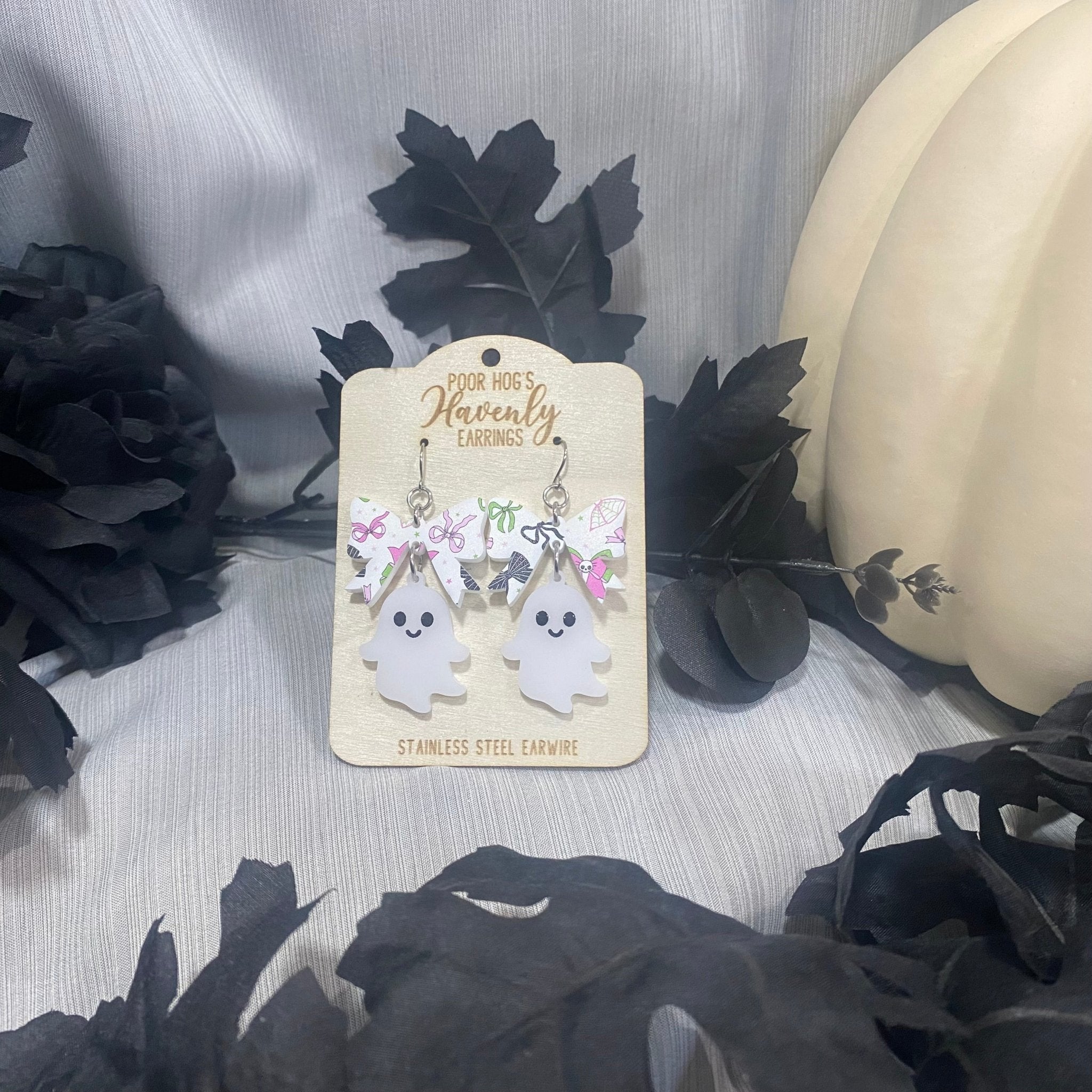 Spooky Cute Ghost Bow Earrings – Halloween Acrylic Dangle Earrings, Handmade Statement Jewelry, Fun Fall Party Gift