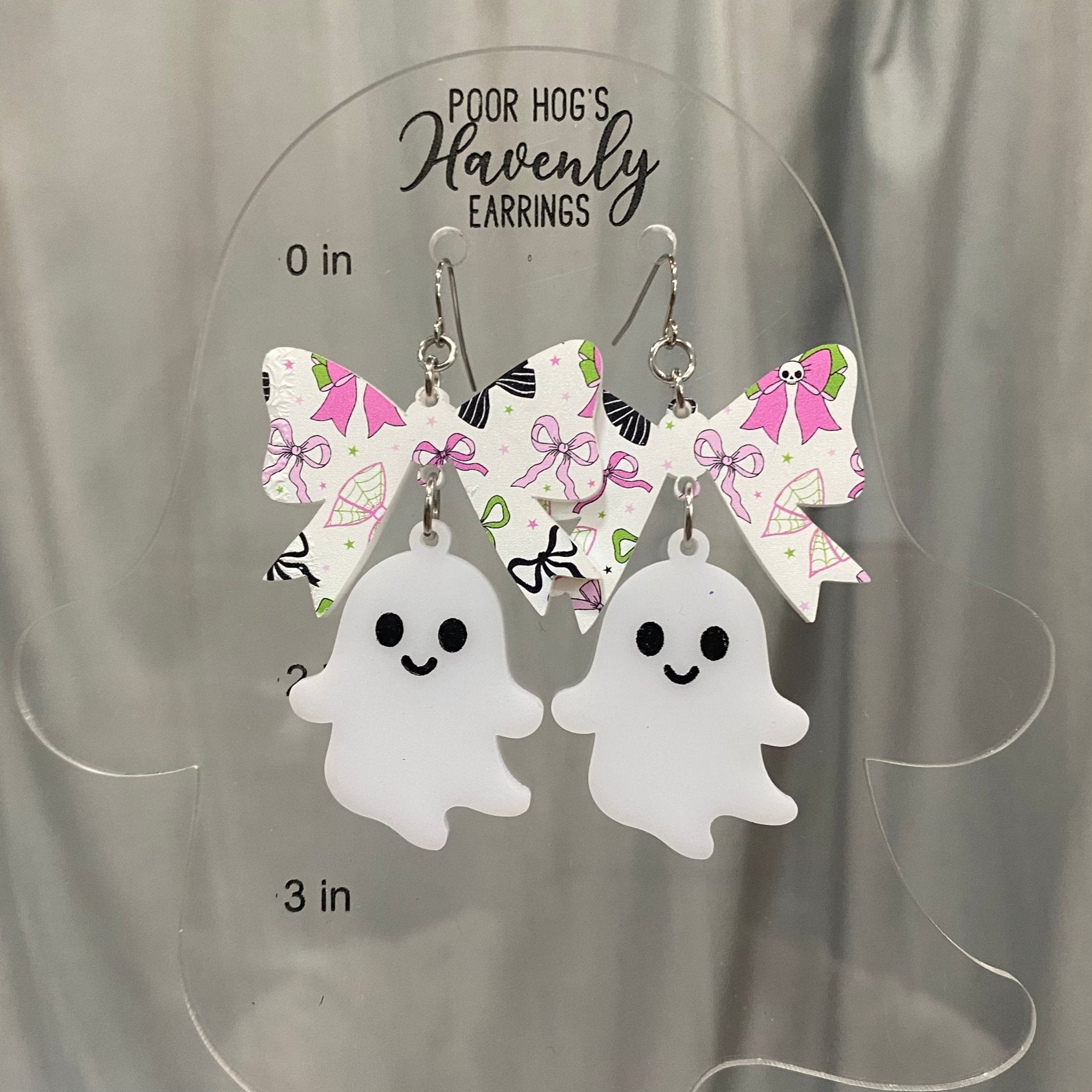 Spooky Cute Ghost Bow Earrings – Halloween Acrylic Dangle Earrings, Handmade Statement Jewelry, Fun Fall Party Gift