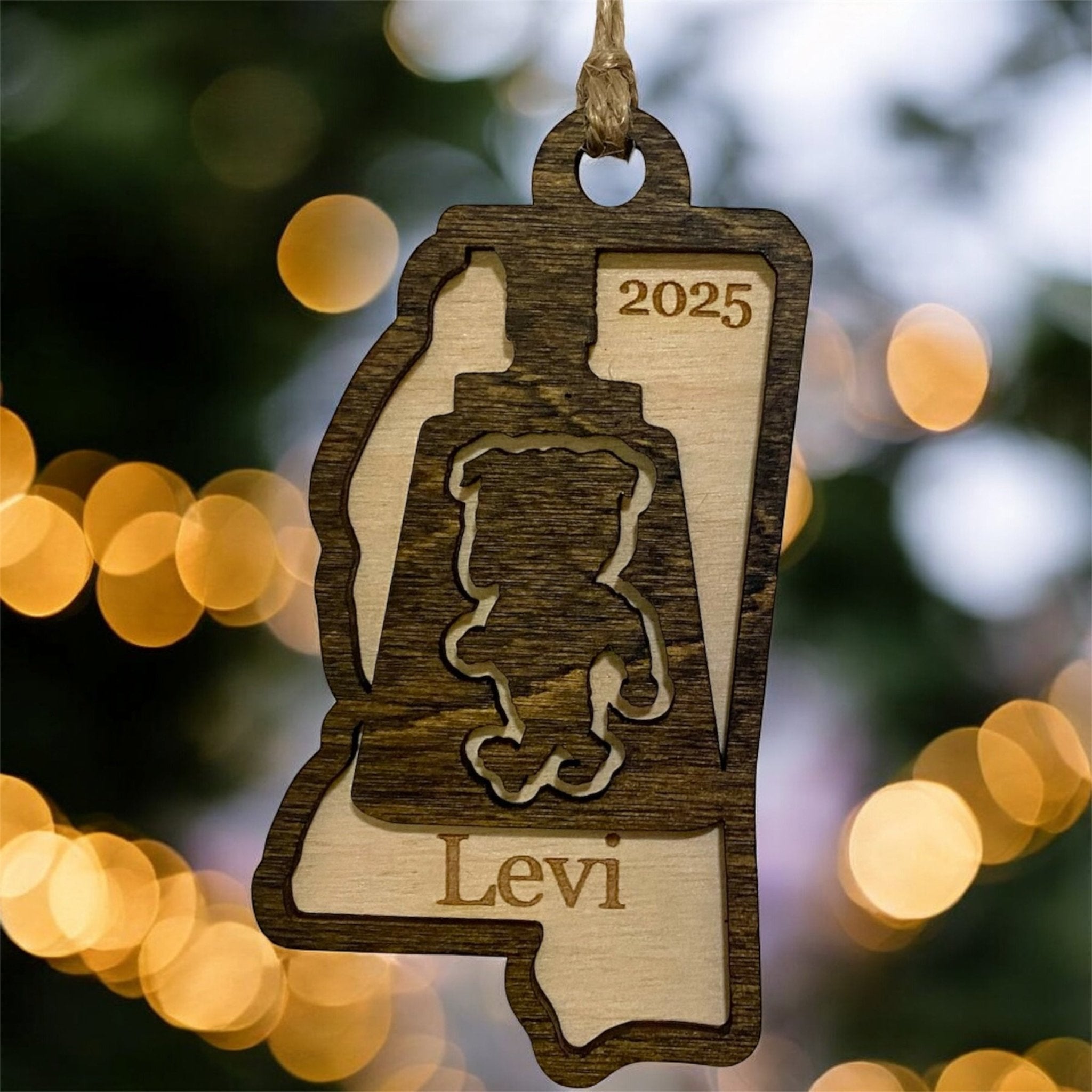 Personalized Mississippi Bulldog Cowbell Christmas Ornament - Wooden Keepsake with \"Levi\" and 2025