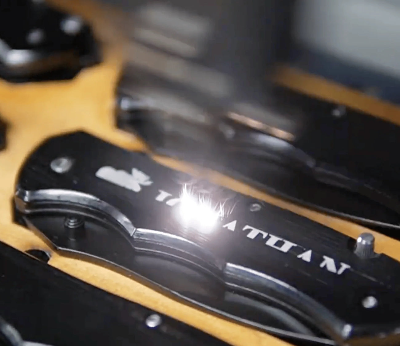 Knife, Pocket Locking  (Free Customization)