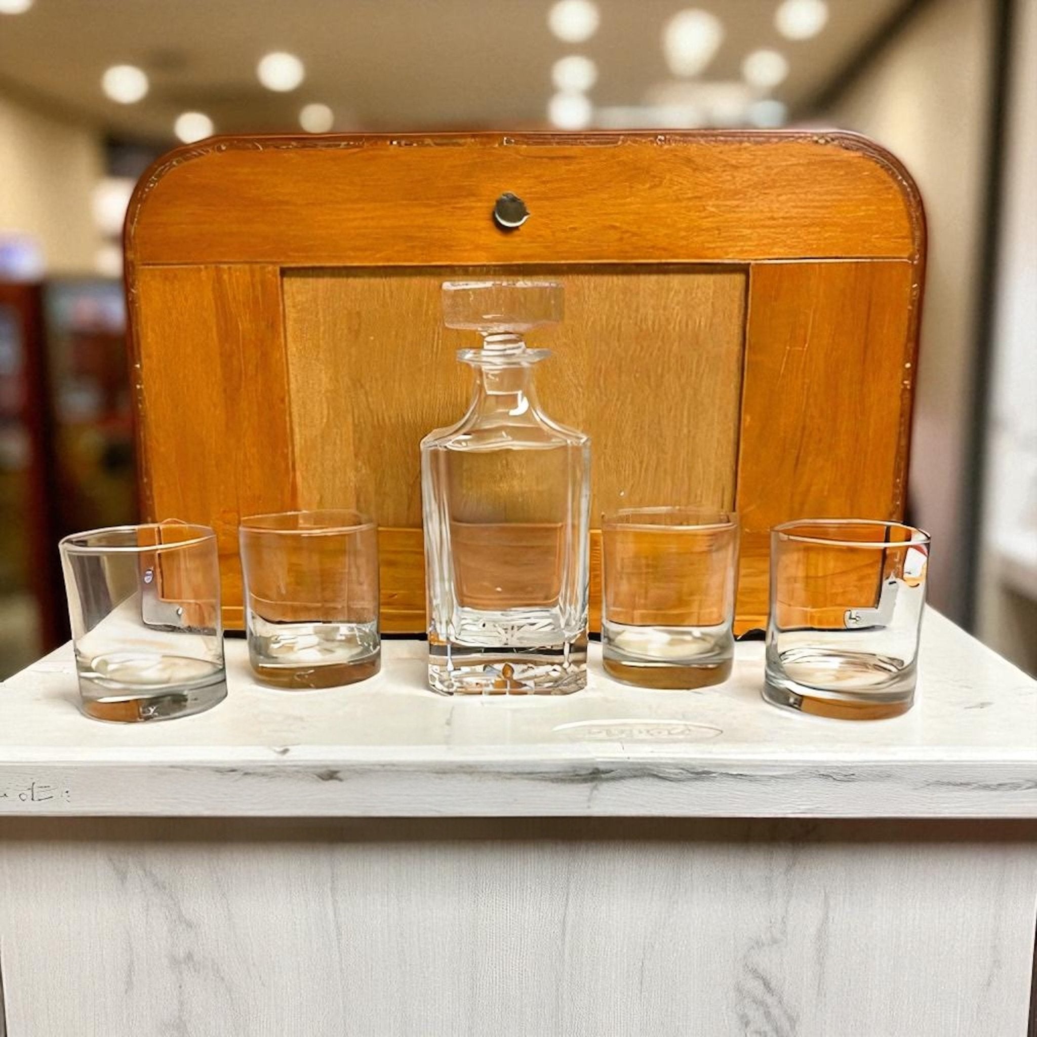 Whiskey Decanter Set: 750ml Bourbon Decanter with 4 Glasses - Customizable & Engraved - Perfect Gift for Whiskey Lovers