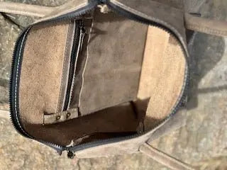 Leather Zippered Purse: Beige Tote Bag with Internal/External Pockets