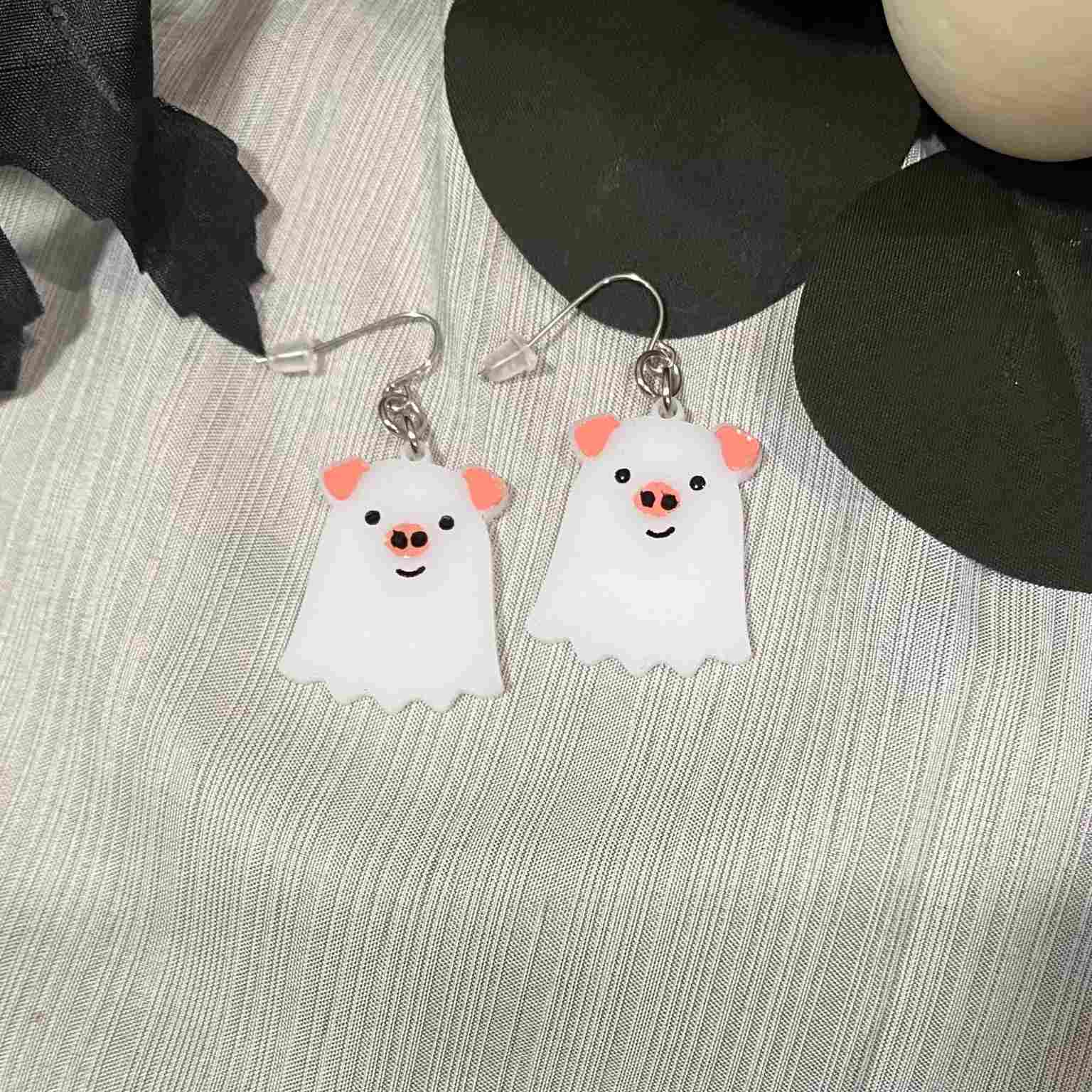 Pig Ghost Earrings – Spooky Cute Halloween Jewelry, Acrylic Dangle Earrings, Funny Pig Lover Gift, Handmade Statement Earrings
