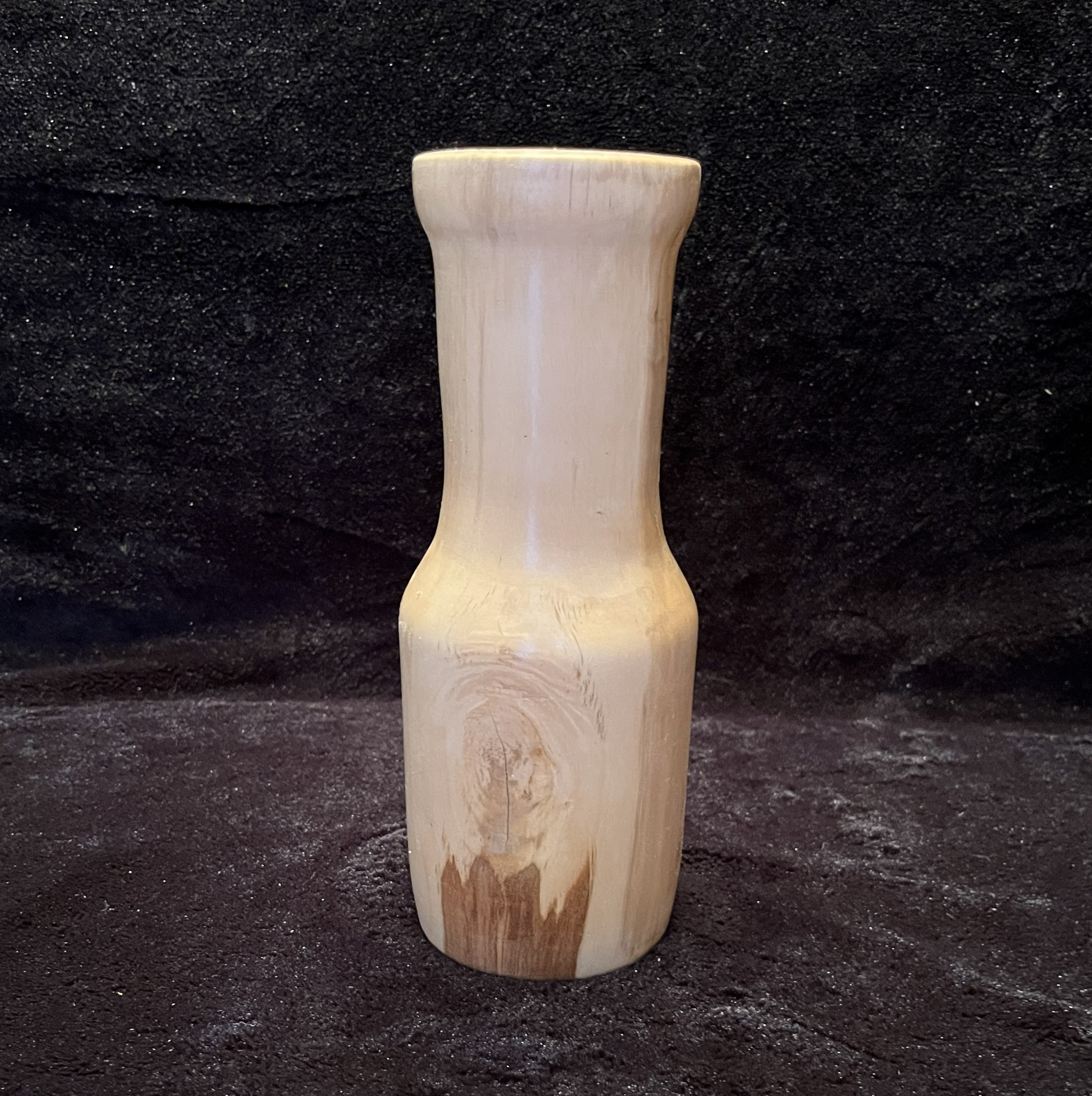 VASE WITH UNIQUE COLORATION OF THE CHINESE TALLOW TREE