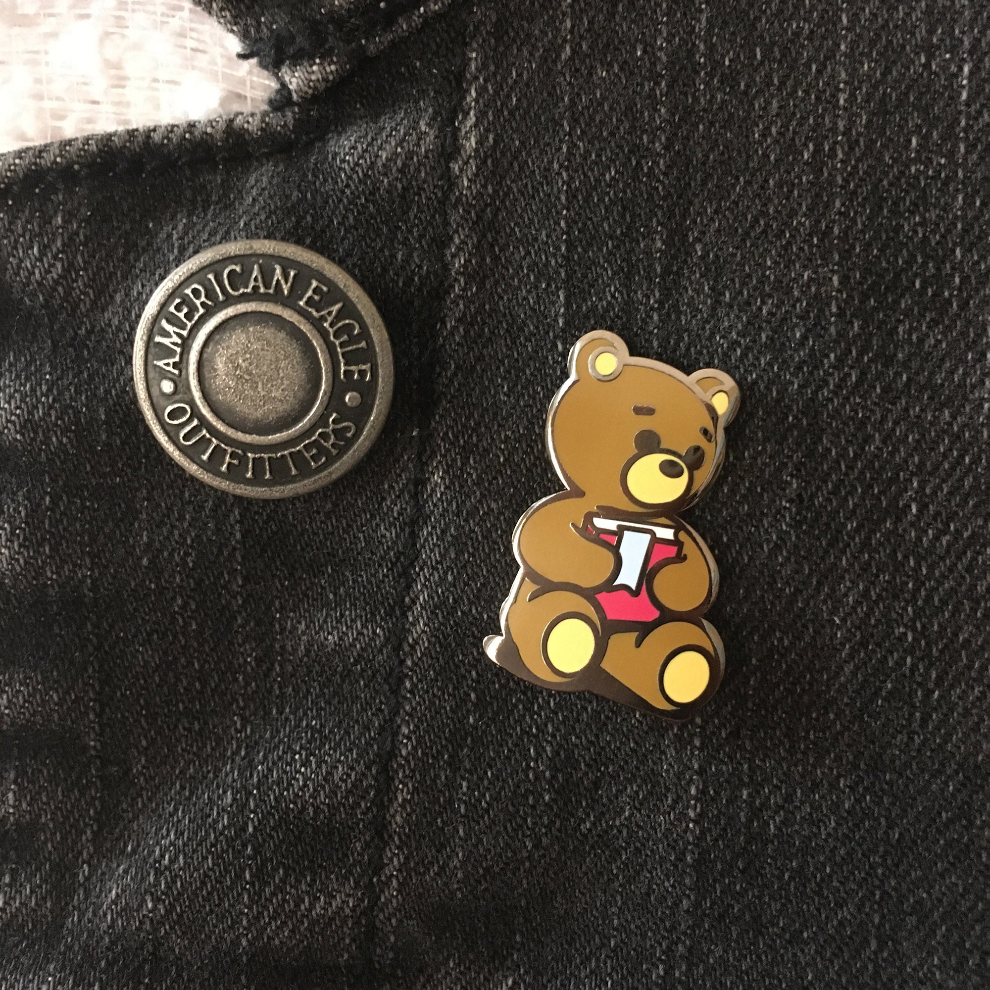 Reading Bear Enamel Pin – Cute Book Lover Pin for Readers & Kids at Heart