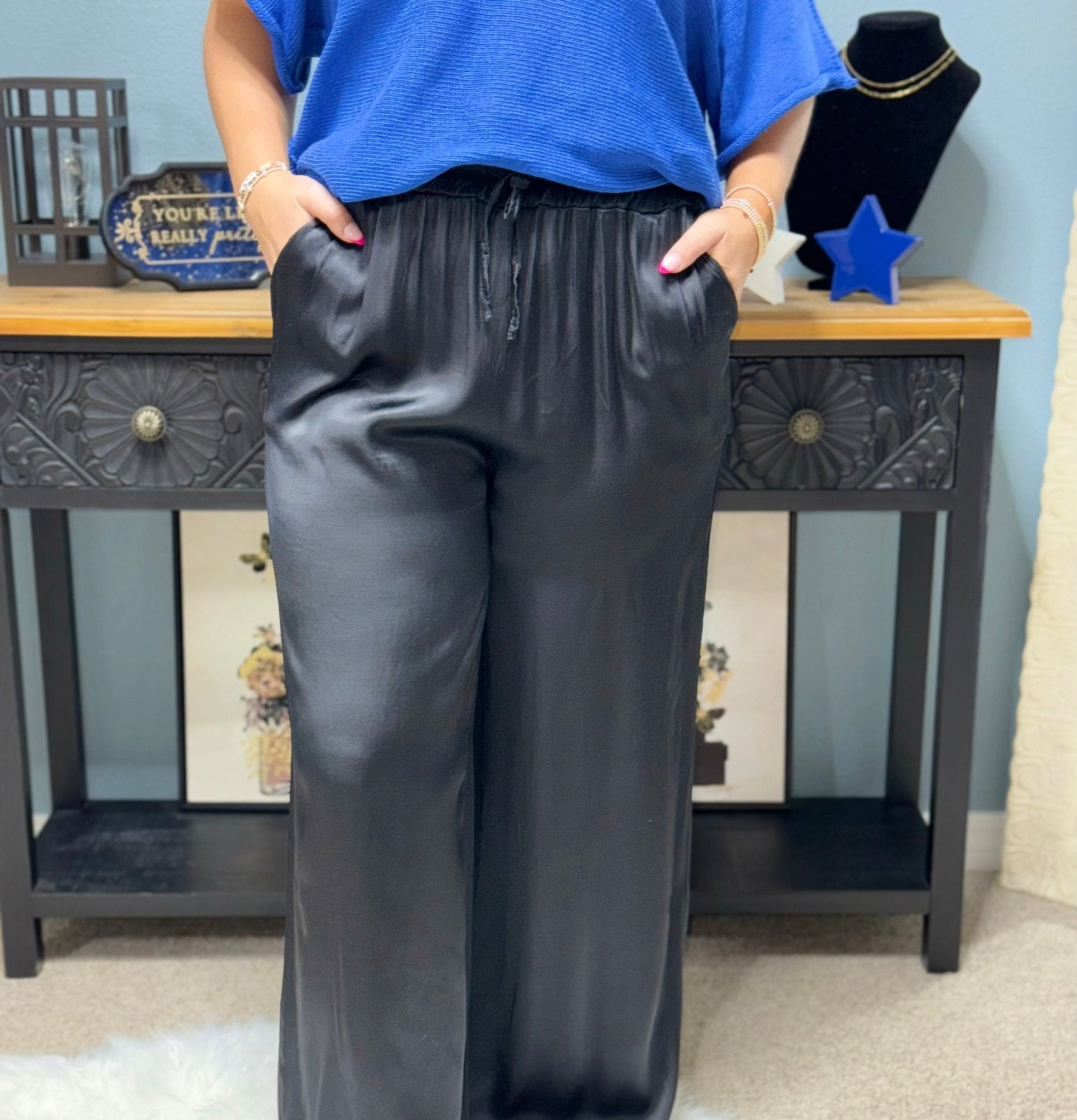 Elegance Italian Palazzos - Black