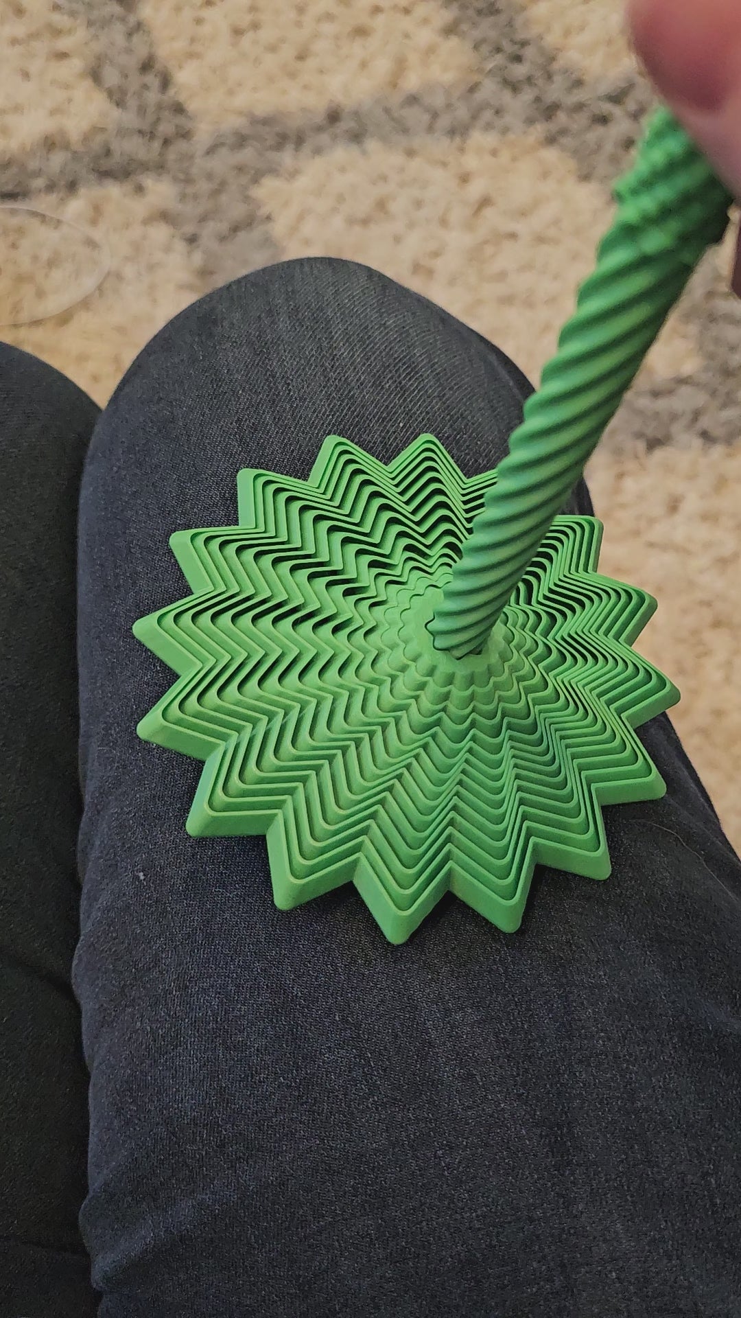 Dhalia Twisting Star Fidget | Sliding Spiral Column Sensory Toy