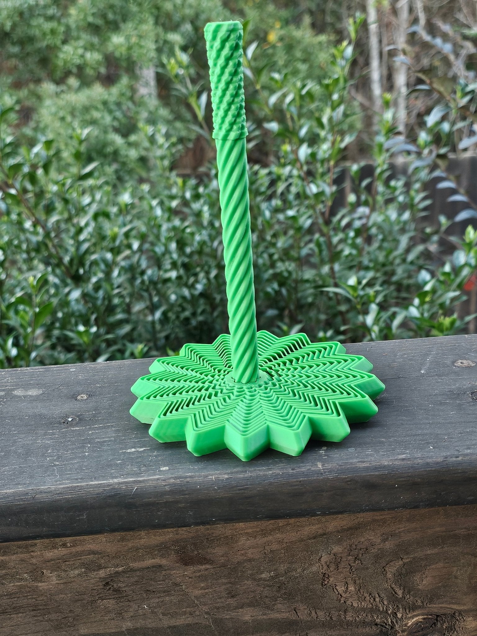 Dhalia Twisting Star Fidget: Sliding Spiral Sensory Toy by Main Street Collective